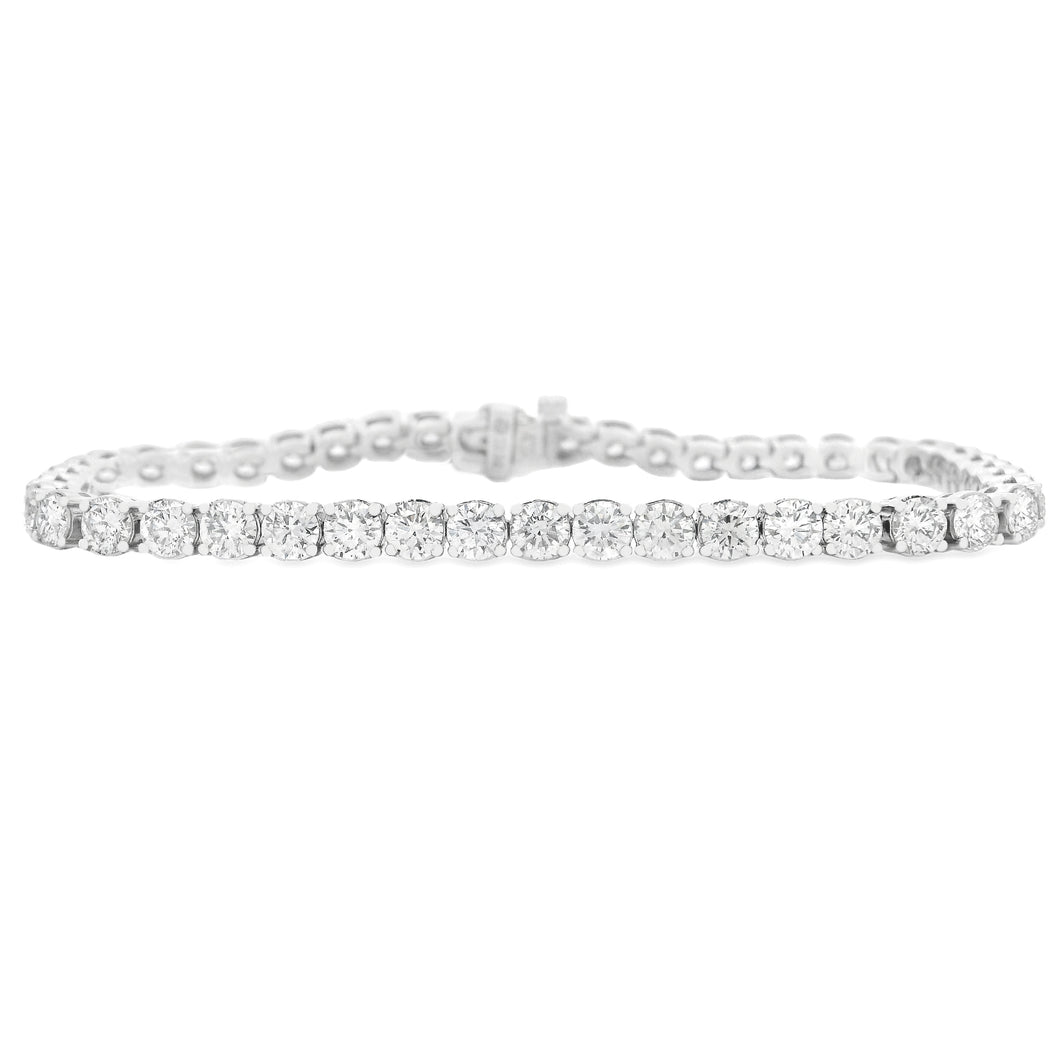 This 18k white gold diamond bracelet features 45 round brilliant cu...