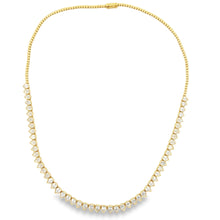 This beautiful 18k yellow gold necklace features 86 pear shaped dia...