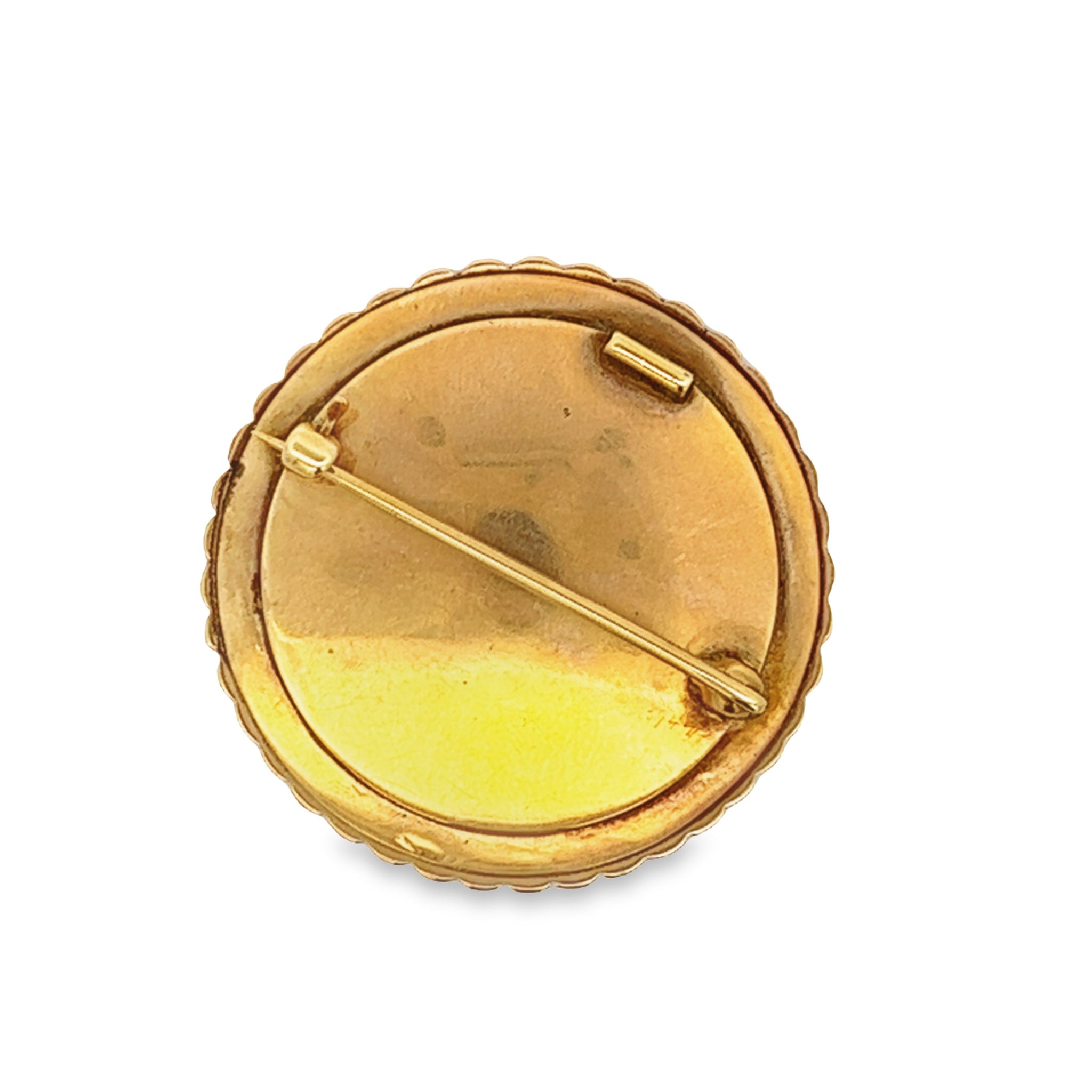 2024 Intricate gold brooch