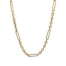 Link chain necklace in 18k yellow gold, measures 26