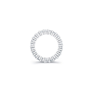 
Asscher cut diamonds are set in a continuous circle using shared p...